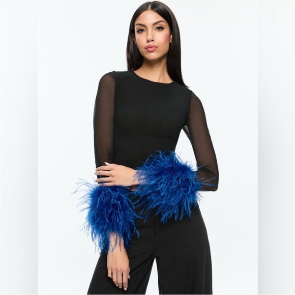 Alice + Olivia Delaina Feather Top - Picture 3 of 11